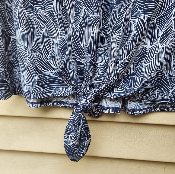 Naif Plus Blouse Blue Print V-Neck Sleeveless Knot Hem Stretchy - Picture 6 of 10